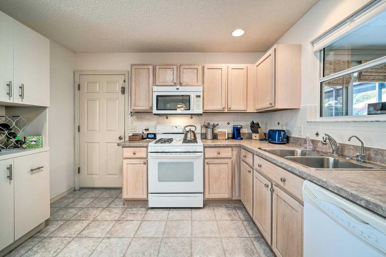 Home In The Villages With Lanai And Private Hot Tub! Exteriör bild